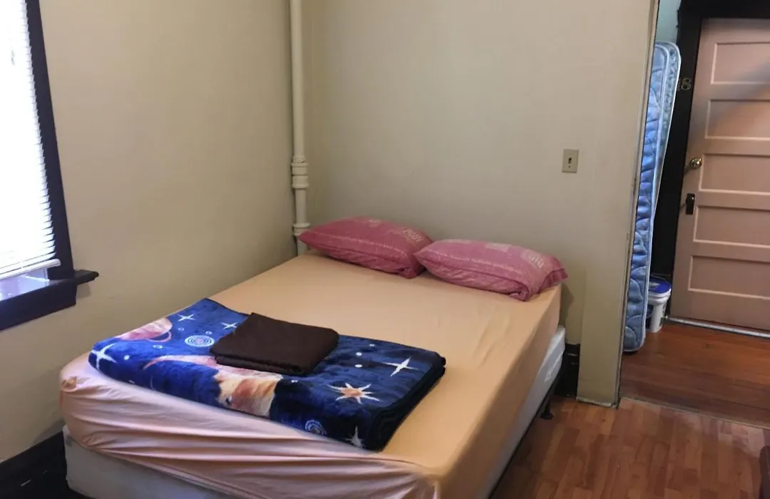 Main St Hostel-1